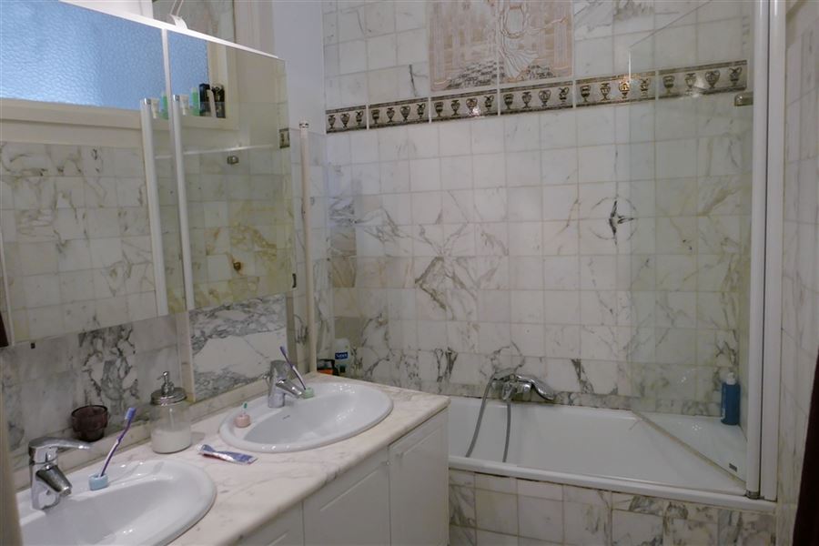 2 bedroom apartment near the Ixelles lakes