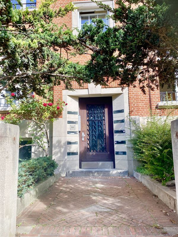 2 bedroom apartment near the Ixelles lakes