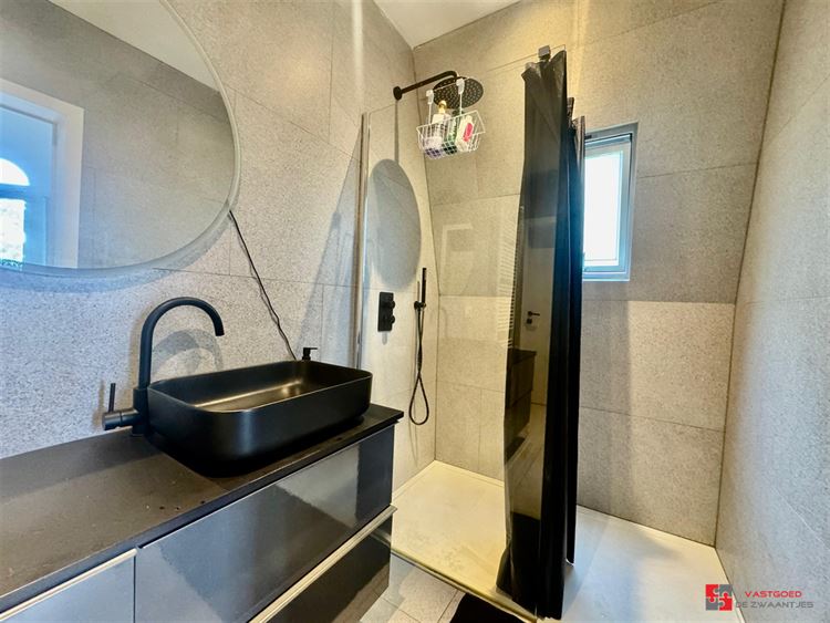 Foto 22 : Commercieel gebouw te 2660 HOBOKEN (België) - Prijs € 390.000