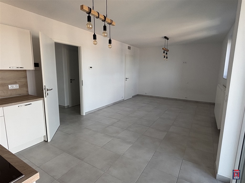 Lumineux studio proche de toutes facilités