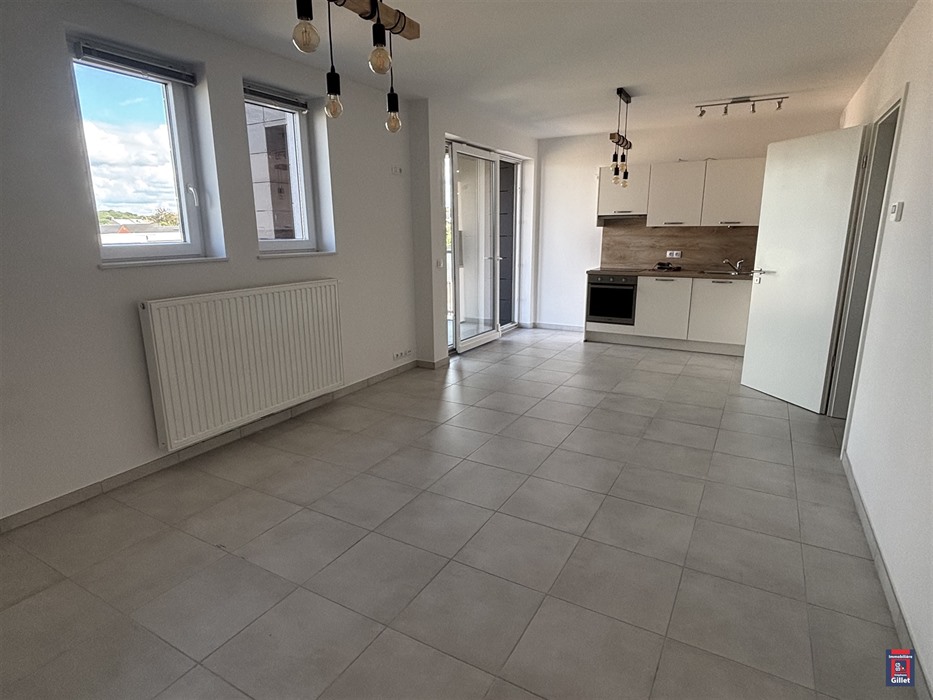 Lumineux studio proche de toutes facilités