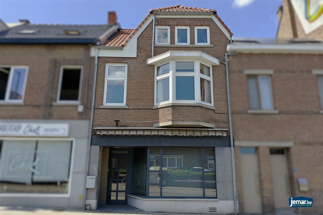 Gerenoveerd pand met 5 slpk. en stadstuin in het centrum van Lanaken