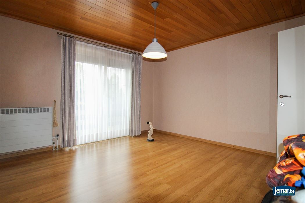 Instapklare en perfect onderhouden woning met 3 slaapkamers, 2 badkamers en een prachtige tuin van 6a74ca  in hartje Maasmechelen!