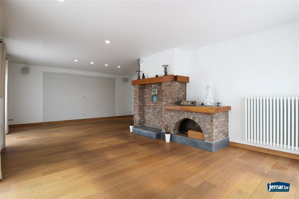 Instapklare en perfect onderhouden woning met 3 slaapkamers, 2 badkamers en een prachtige tuin van 6a74ca  in hartje Maasmechelen!