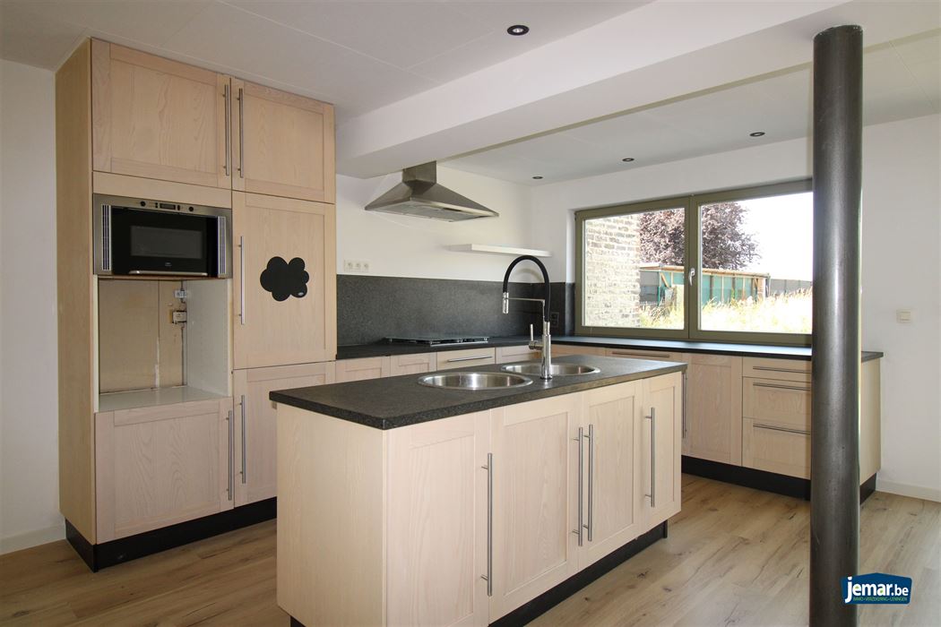 Instapklare, gerenoveerde woning met 3 slaapkamers in Kotem/Maasmechelen!