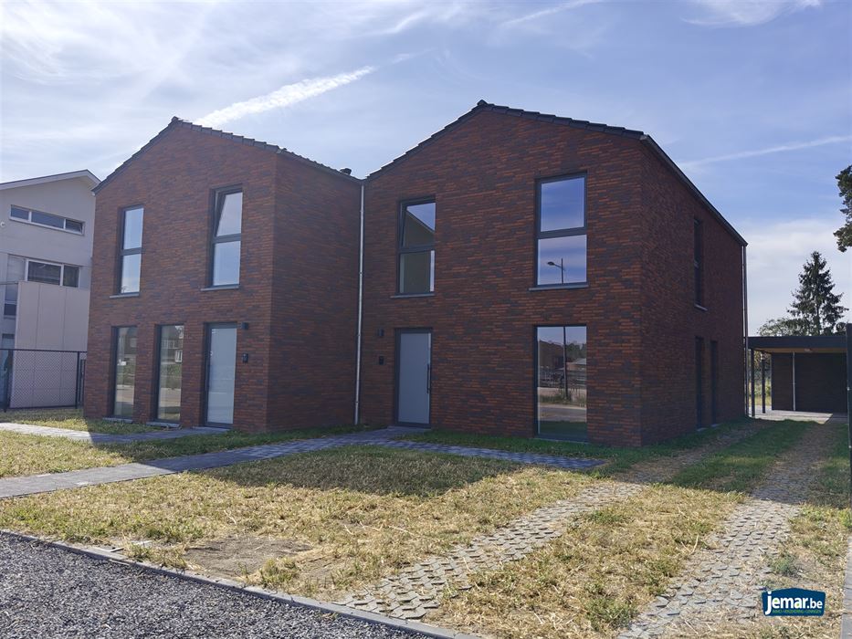 4 nieuwbouwwoningen met tuin. 6% BTW mogelijk!!!