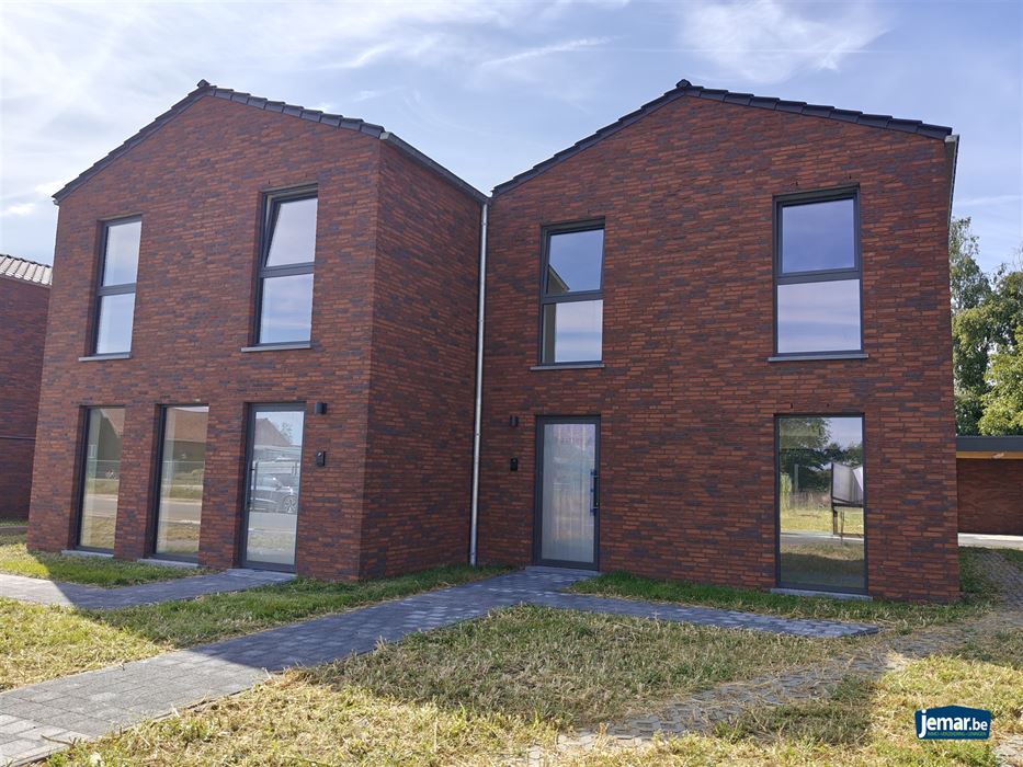 4 nieuwbouwwoningen met tuin. 6% BTW mogelijk!!!