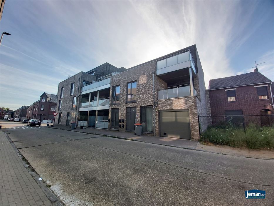 gelijkvloers appartement met 1 slaapkamer en ruim terras in Maasmechelen!
