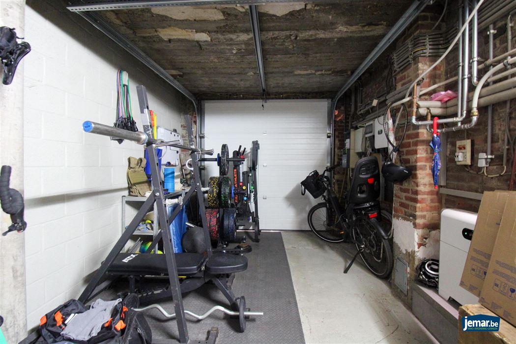 Starterswoning met 2 slaapkamers, zonnepanelen en garage in het hart van Kotem!