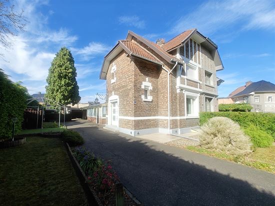 Charmante renovatiewoning met veel potentieel in de Cité 