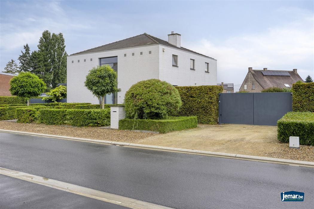 Ruime gezinswoning met 4 slaapkamers en 2 badkamers