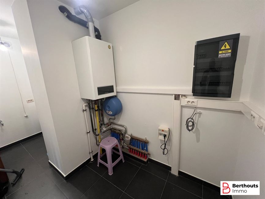 Centraal gelegen 2 slaapkamer appartement (135m²)