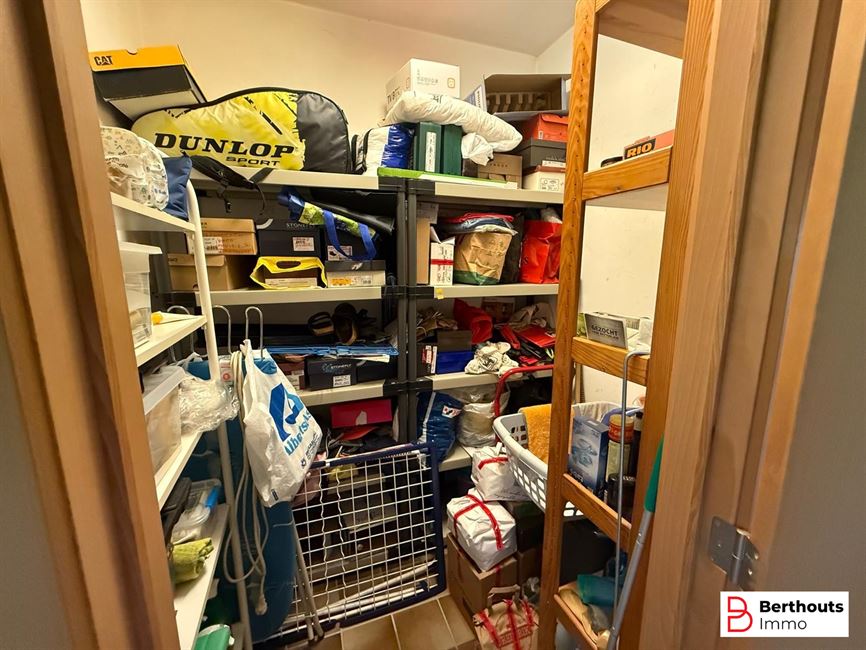 Appartement met tuin en garage 