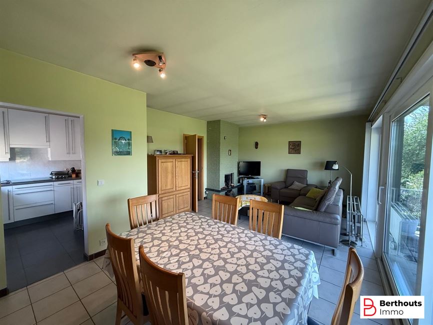 Appartement met tuin en garage 