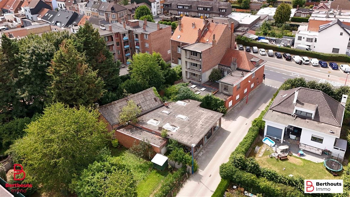 Projectgrond / renovatiepand met commerciële ligging in Grimbergen