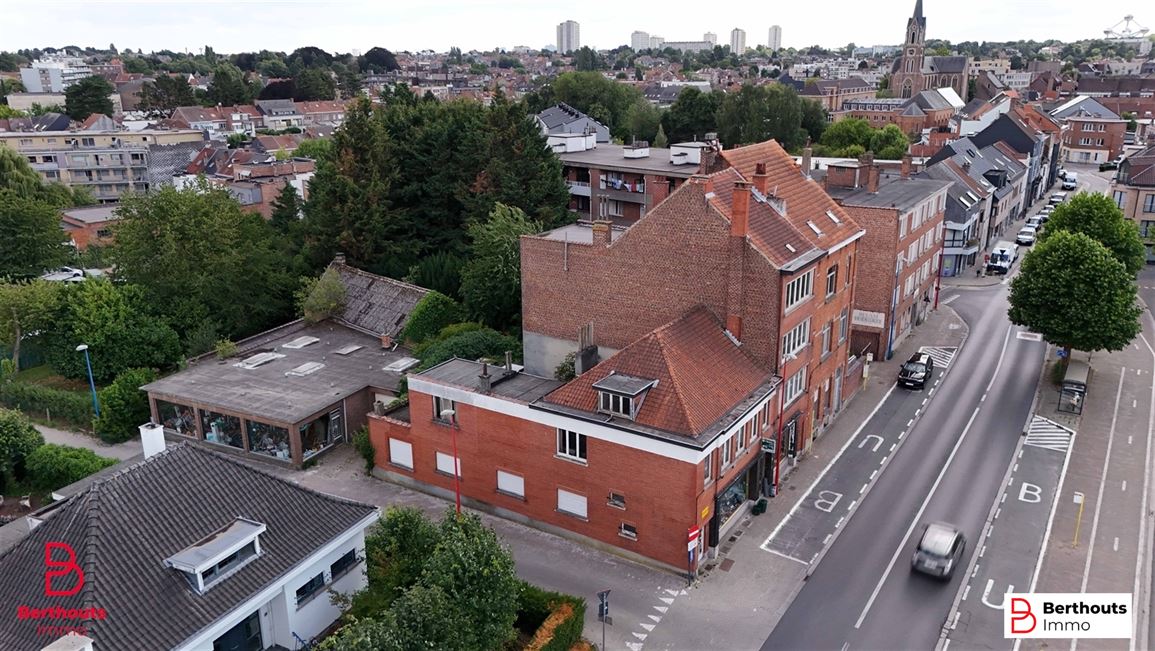 Projectgrond / renovatiepand met commerciële ligging in Grimbergen