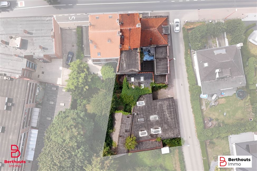 Projectgrond / renovatiepand met commerciële ligging in Grimbergen