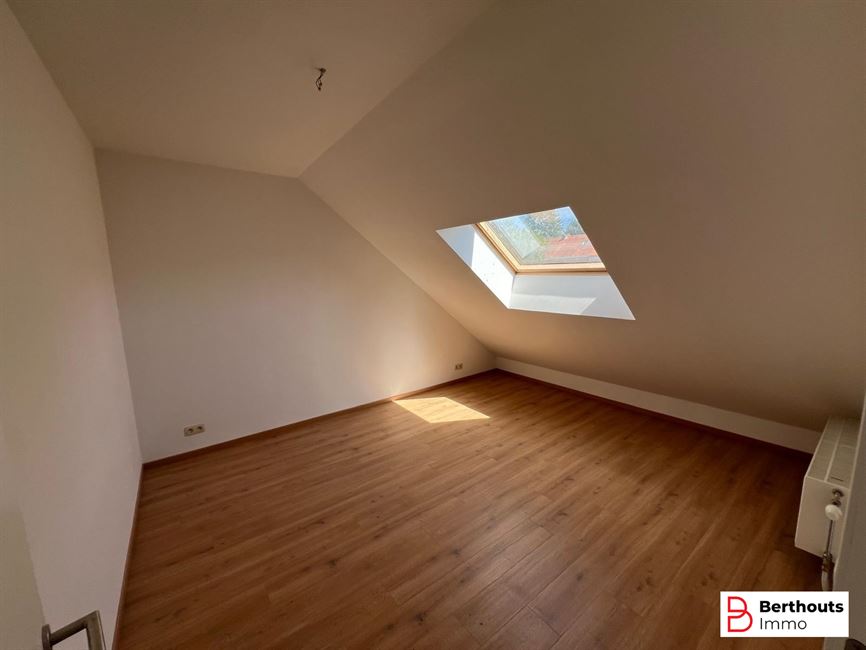 Ruime woning met 5 SLAAPKAMERS 