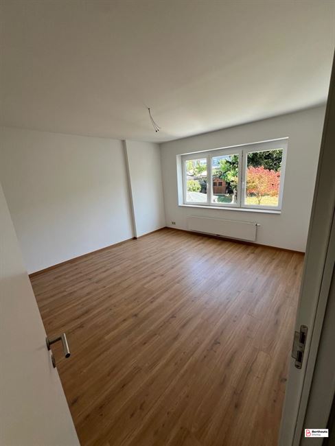 Ruime woning met 5 SLAAPKAMERS 