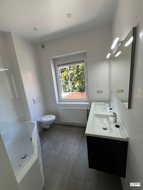 Ruime woning met 5 SLAAPKAMERS 