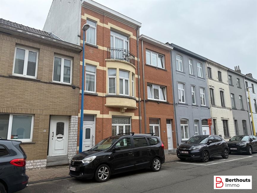 Opbrengsteigendom met 2 appartementen
