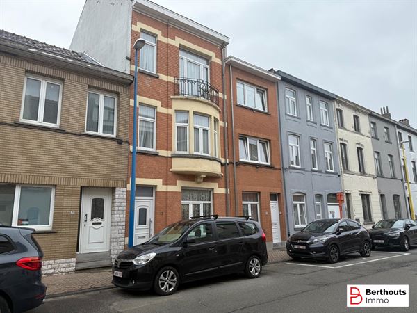 Opbrengsteigendom met 2 appartementen
