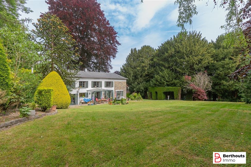 Villa nabij het meer van Genval