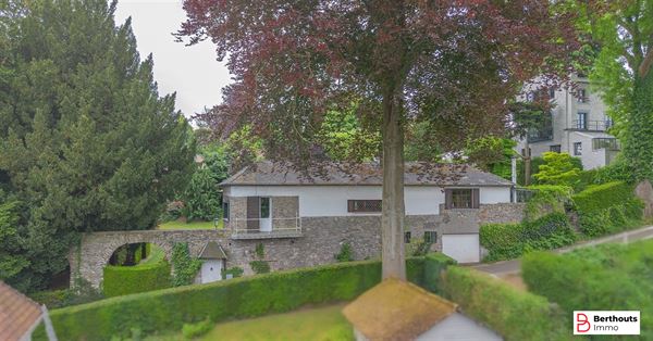Villa nabij het meer van Genval