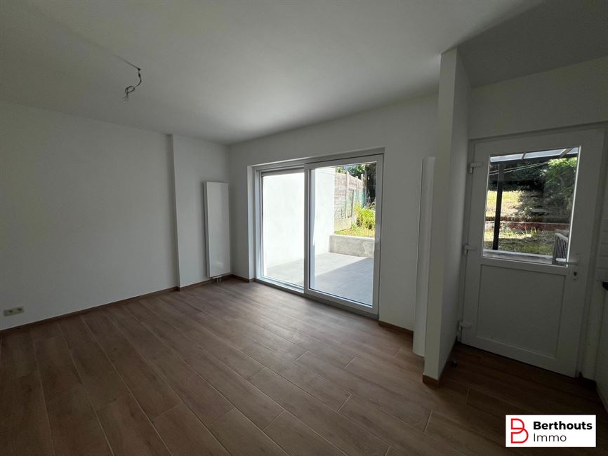 Ruime woning met 5 SLAAPKAMERS 