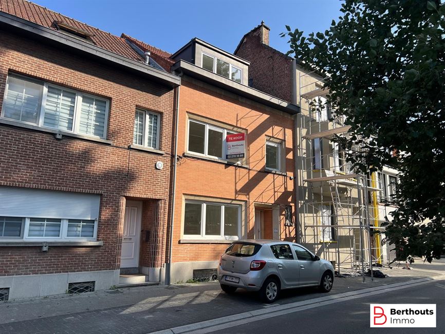 Ruime woning met 5 SLAAPKAMERS 