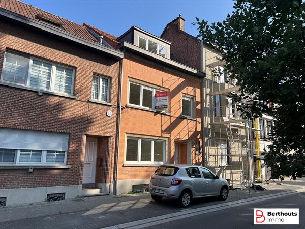 Ruime woning met 5 SLAAPKAMERS 