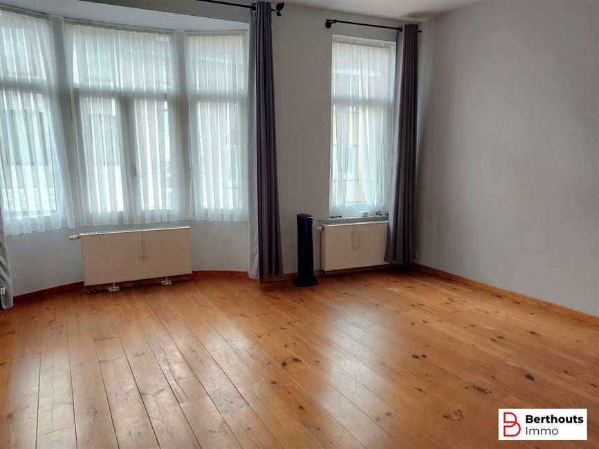 Opbrengsteigendom met 2 appartementen