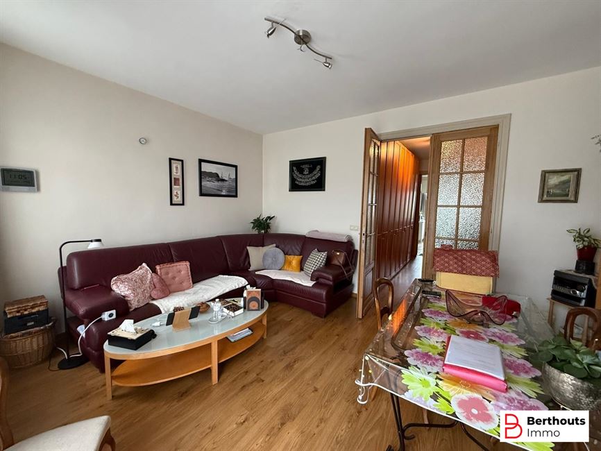 Opbrengsteigendom met 2 appartementen