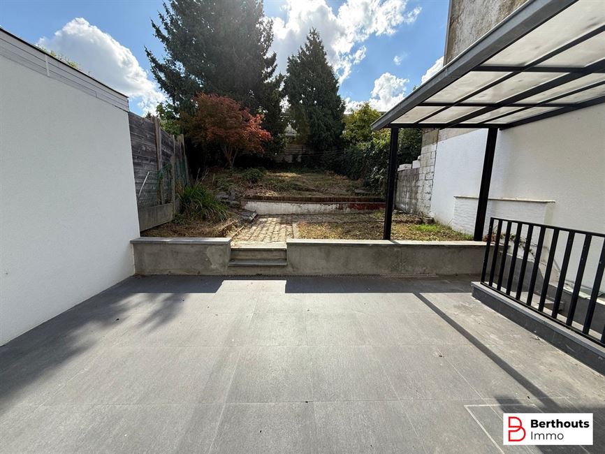 Energiezuinige woning met 5 slkms