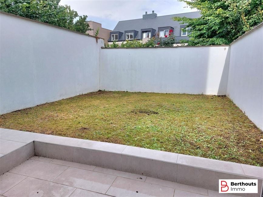 Opbrengsteigendom met 2 appartementen