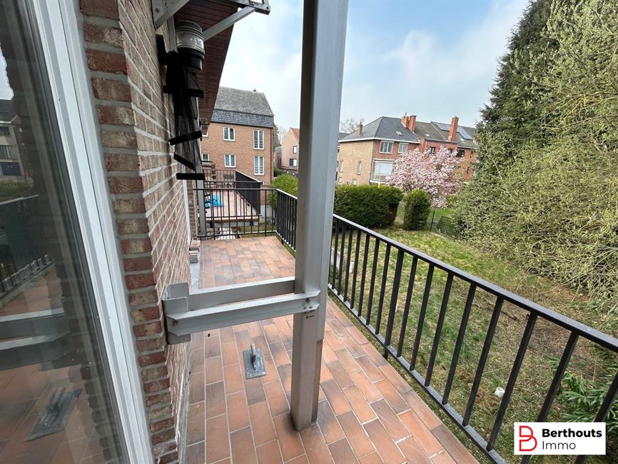 4 volledig verhuurde studio’s, 8 appartementen, 1 grote duplex