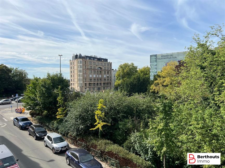 Opbrengsteigendom met 10 appartementen 14 parkings /14 kelders