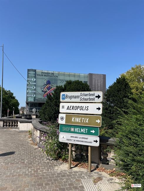 Opbrengsteigendom met 10 appartementen 14 parkings /14 kelders