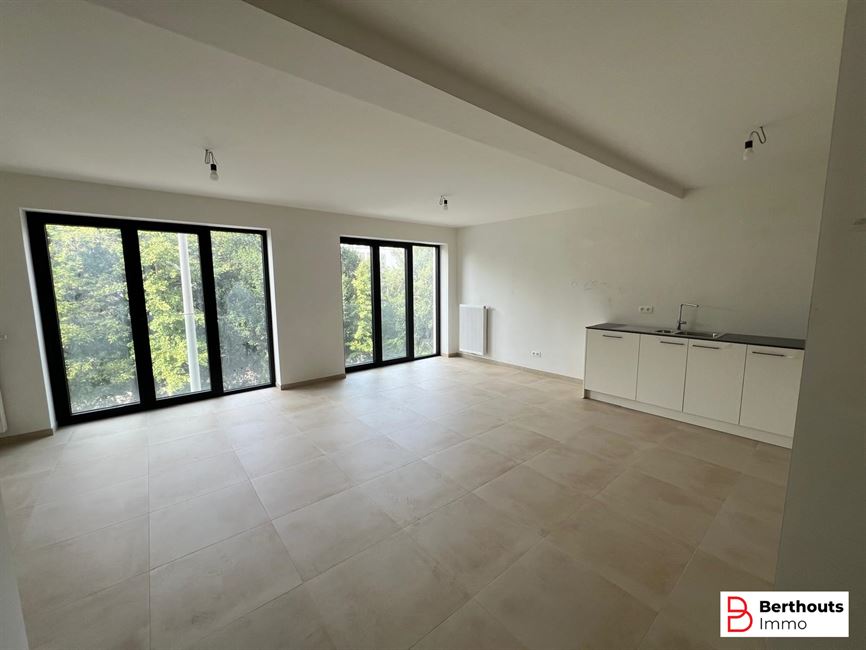 Opbrengsteigendom met 10 appartementen 14 parkings /14 kelders