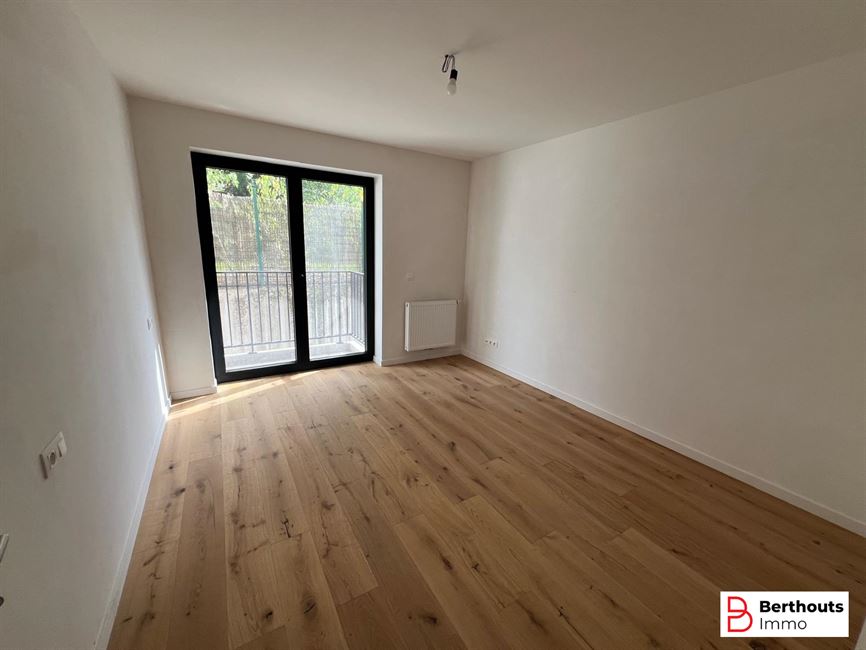 Opbrengsteigendom met 10 appartementen 14 parkings /14 kelders