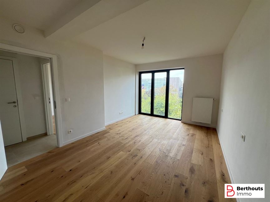 Opbrengsteigendom met 10 appartementen 14 parkings /14 kelders