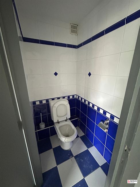 4 volledig verhuurde studio’s, 8 appartementen, 1 grote duplex