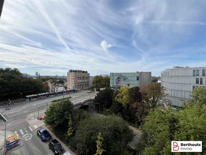 Opbrengsteigendom met 10 appartementen 14 parkings /14 kelders