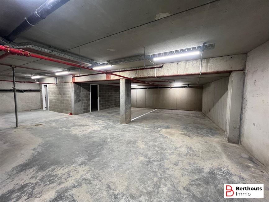 Opbrengsteigendom met 10 appartementen 14 parkings /14 kelders