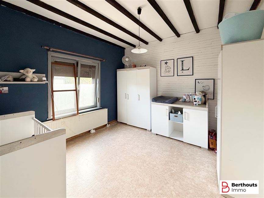 WONING MET AANHORIGHEDEN OP 11 ARE 86 CA;