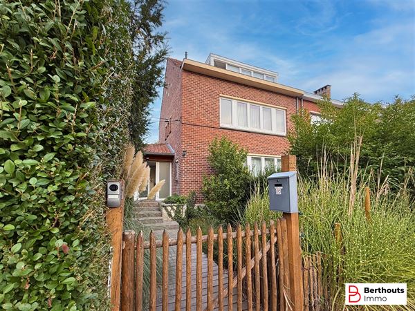 iNSTAPKLARE 3- GEVEL WONING MET GEZELLIGE TUIN