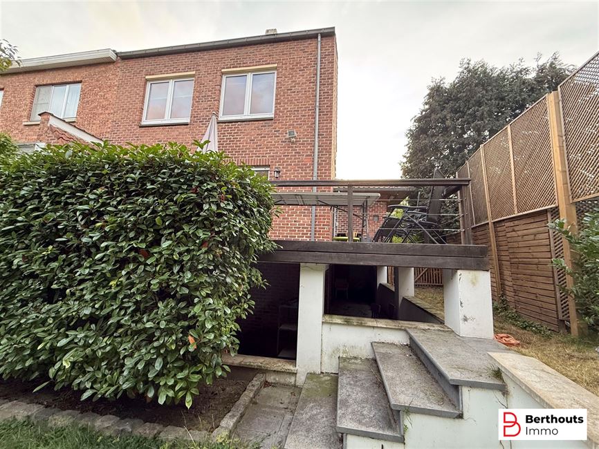 iNSTAPKLARE 3- GEVEL WONING MET GEZELLIGE TUIN