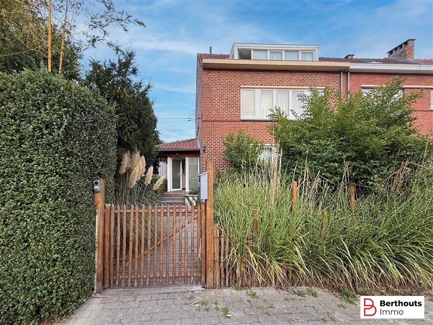 iNSTAPKLARE 3- GEVEL WONING MET GEZELLIGE TUIN