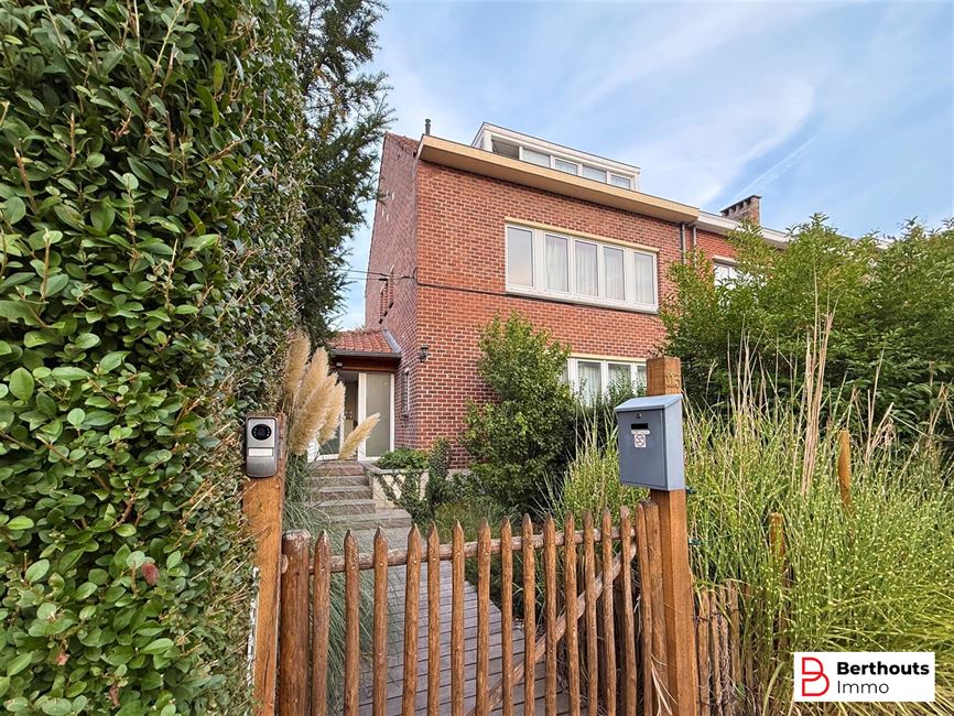 iNSTAPKLARE 3- GEVEL WONING MET GEZELLIGE TUIN