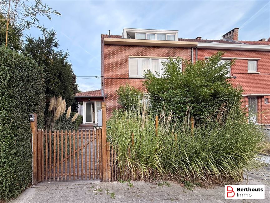 iNSTAPKLARE 3- GEVEL WONING MET GEZELLIGE TUIN